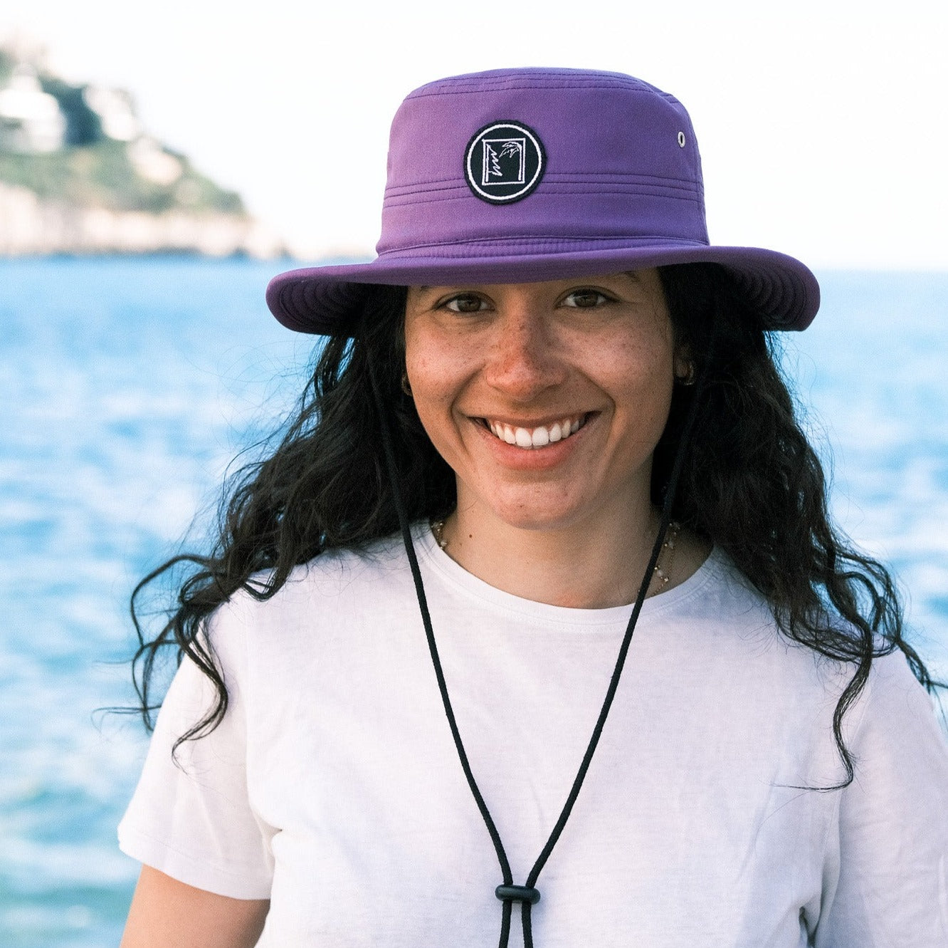 chapeau violet