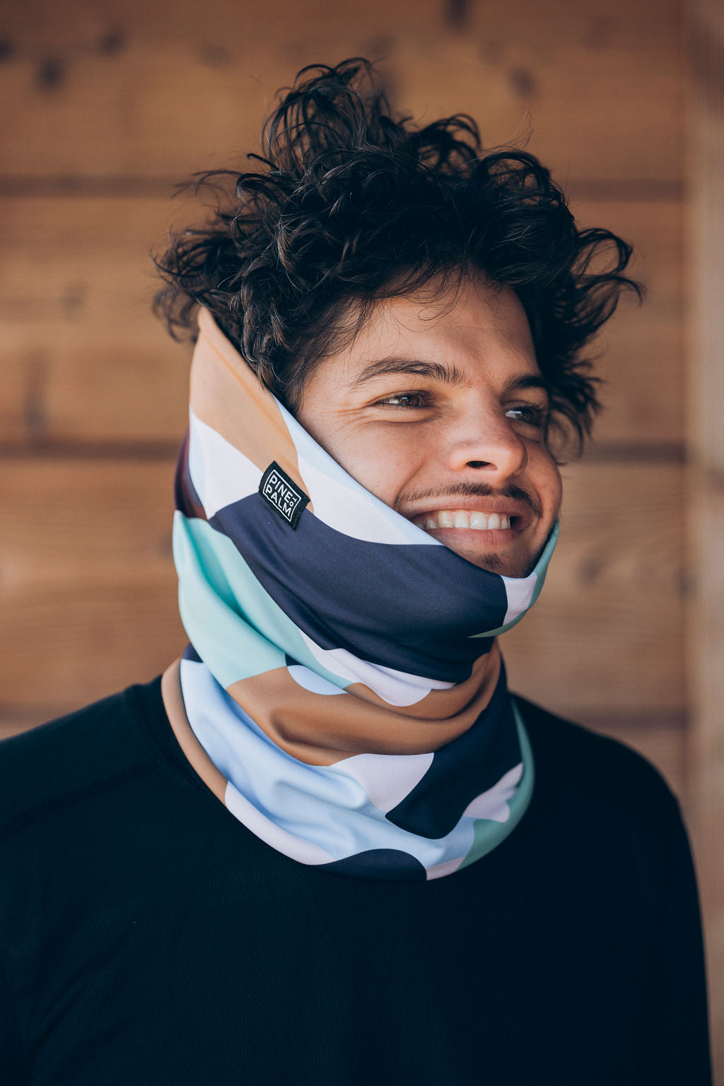 TOUR DE COU TECHNIQUE MOTY – Porté / ambiance (JPG)