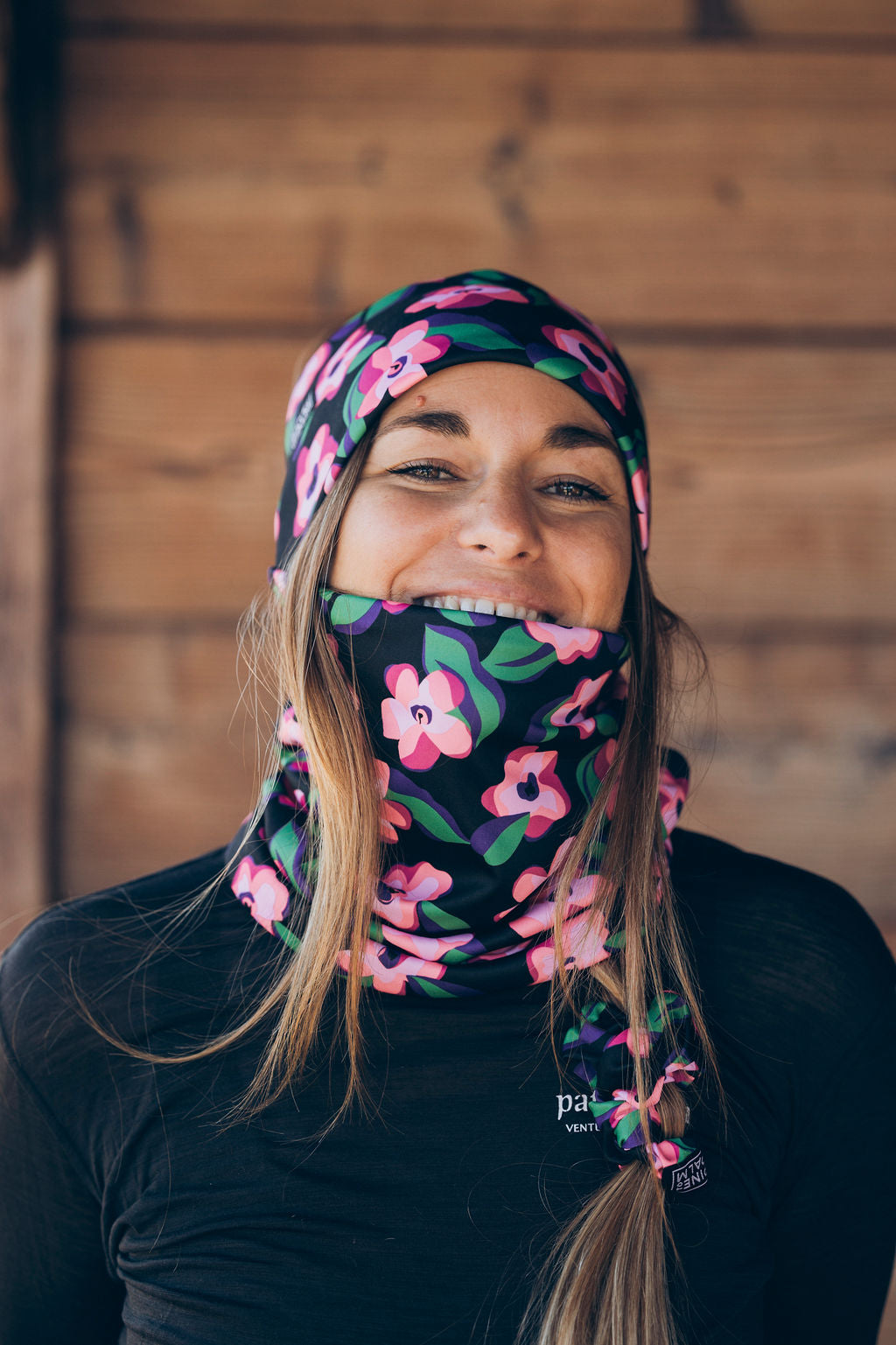 TOUR DE COU TECHNIQUE ROSA – Porté / ambiance (JPG)