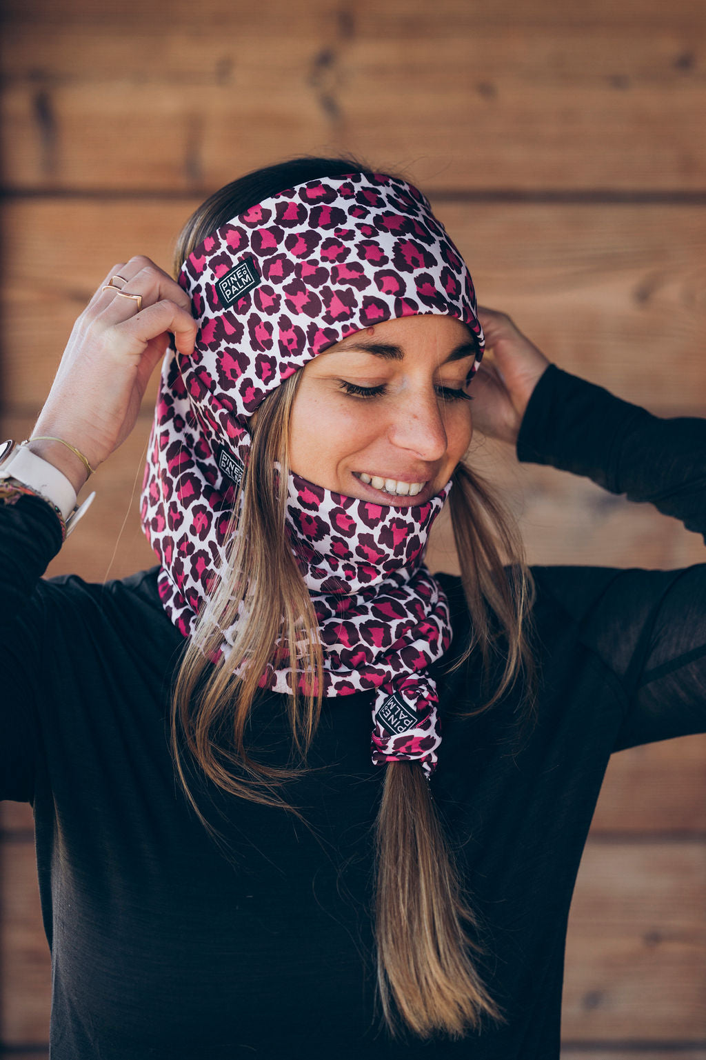 BANDEAU TECHNIQUE WILD FUSCHIA – Porté / ambiance (JPG)
