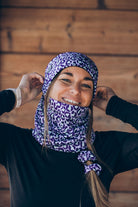 TOUR DE COU TECHNIQUE WILD LILAS – Porté / ambiance (JPG)
