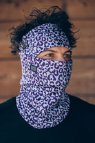 TOUR DE COU TECHNIQUE WILD LILAS – Porté / ambiance (JPG)