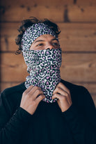 TOUR DE COU TECHNIQUE WILD VANILLE – Porté / ambiance (JPG)
